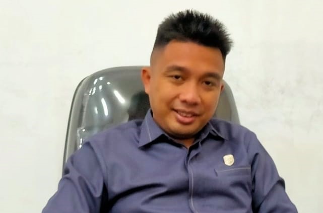 Legislator DPRD Barut Mustafa Joyo Muchtar Berikan Ucapan Selamat Dalam Perpisahan SIswa SMAN 1 Muara Teweh