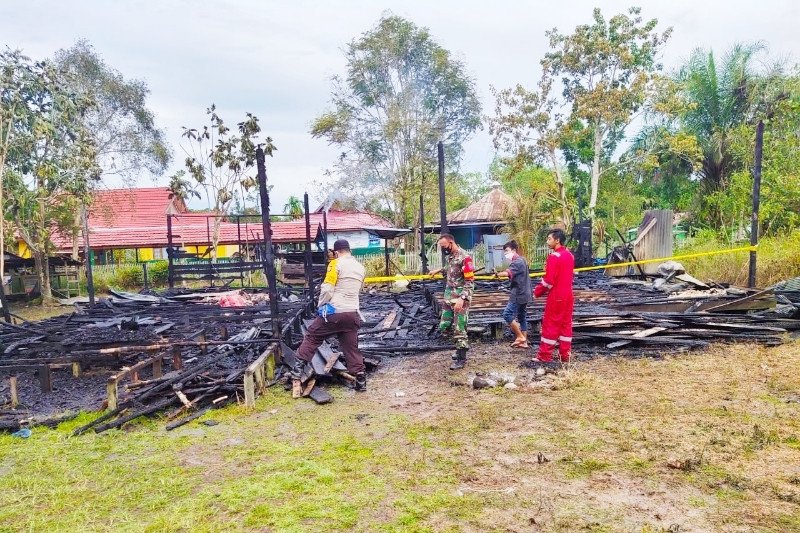 Saat Silaturahmi Idul Fitri, 2 Warga Sampit Terkejut Rumahnya Terbakar