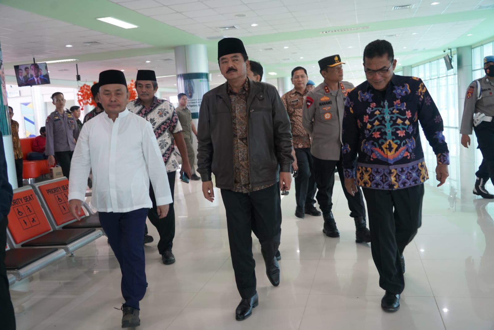 Gubernur Sugianto Sabran Antar Langsung Keberangkatan Menteri ATR/BPN