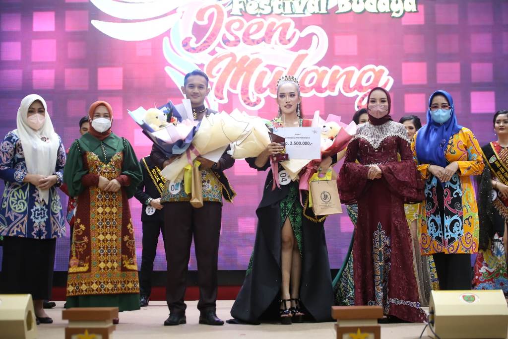 Jagau Kota Palangka Raya dan Bawi Nyai Kabupaten Kotim Juarai Grand Final Pemilihan Jagau & Bawi Nyai Pariwisata Kalteng Tahun 2022